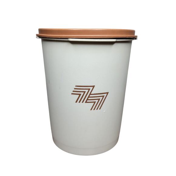 Vintage Tupperware 811-4 White container with lid - Picture 1 of 7